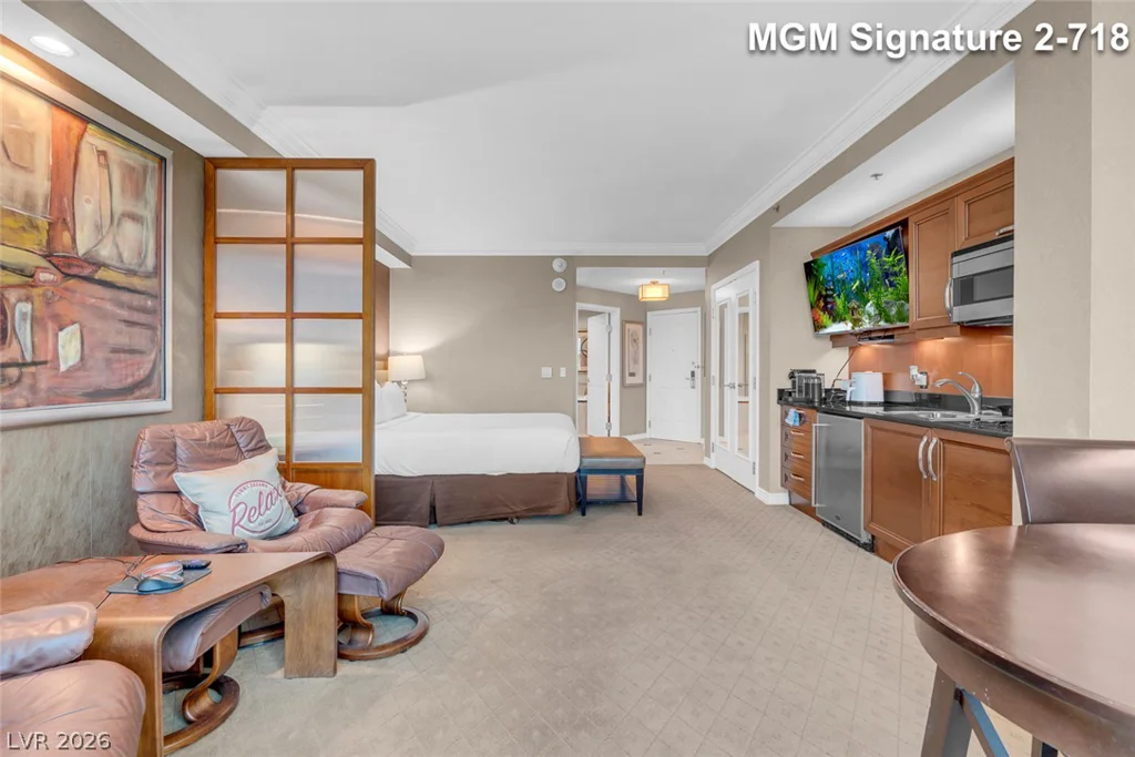 135 Harmon, Las Vegas, NV 89109