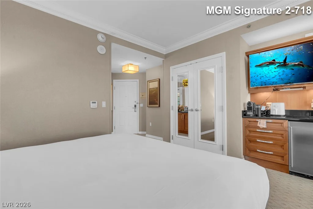 135 Harmon, Las Vegas, NV 89109
