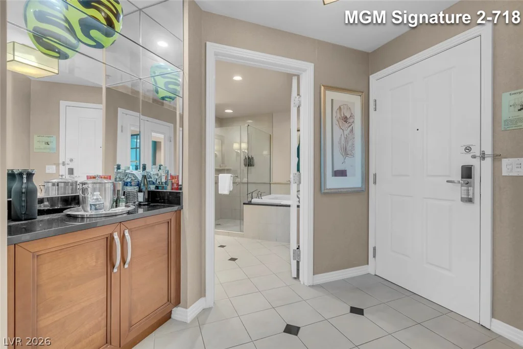 135 Harmon, Las Vegas, NV 89109