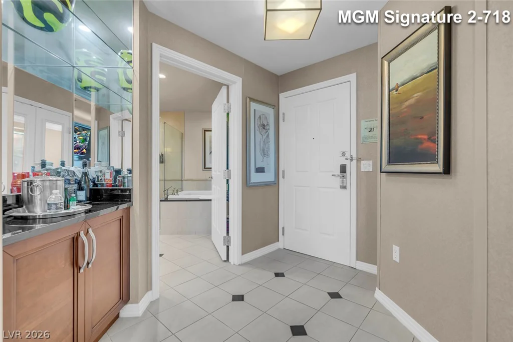 135 Harmon, Las Vegas, NV 89109