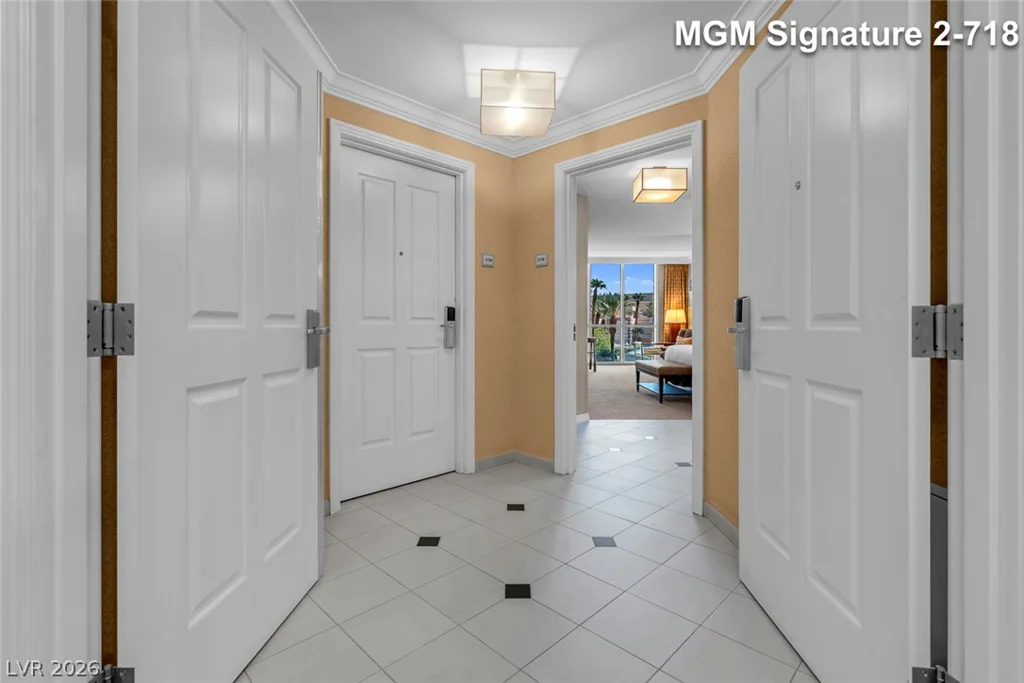 135 Harmon, Las Vegas, NV 89109