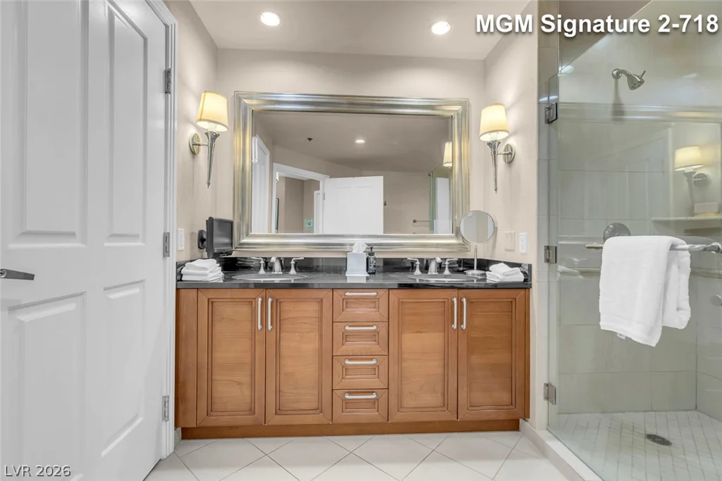 135 Harmon, Las Vegas, NV 89109