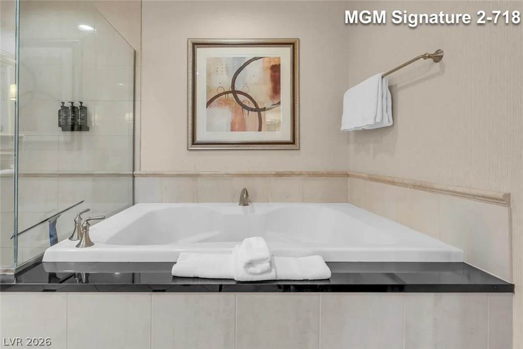 135 Harmon, Las Vegas, NV 89109