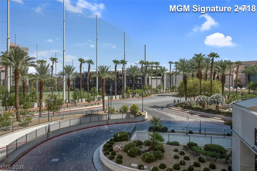 135 Harmon, Las Vegas, NV 89109