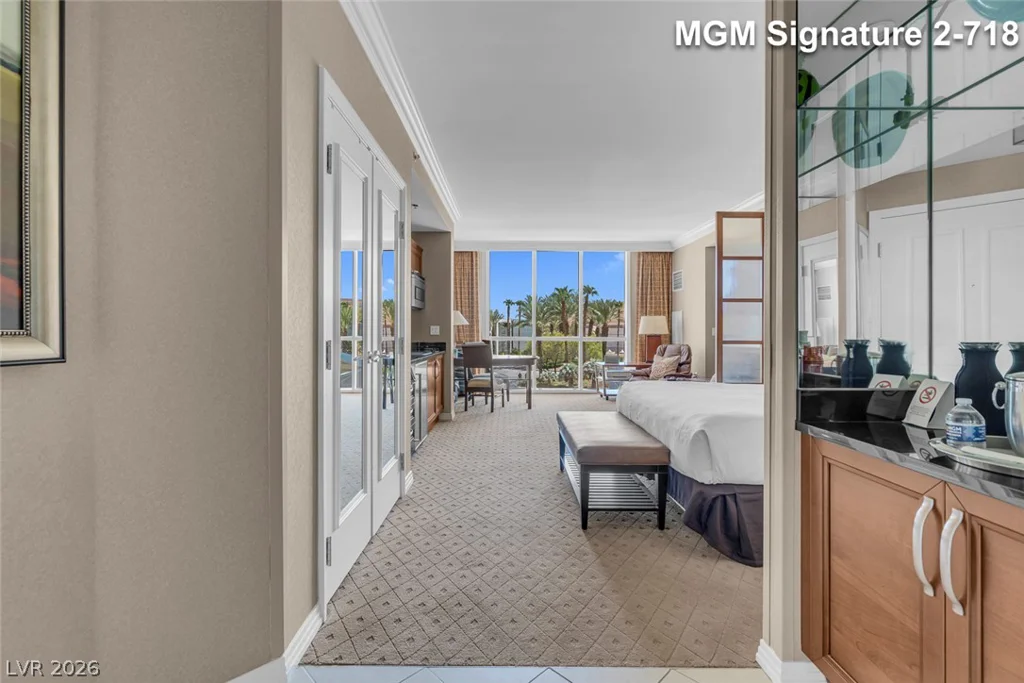 135 Harmon, Las Vegas, NV 89109