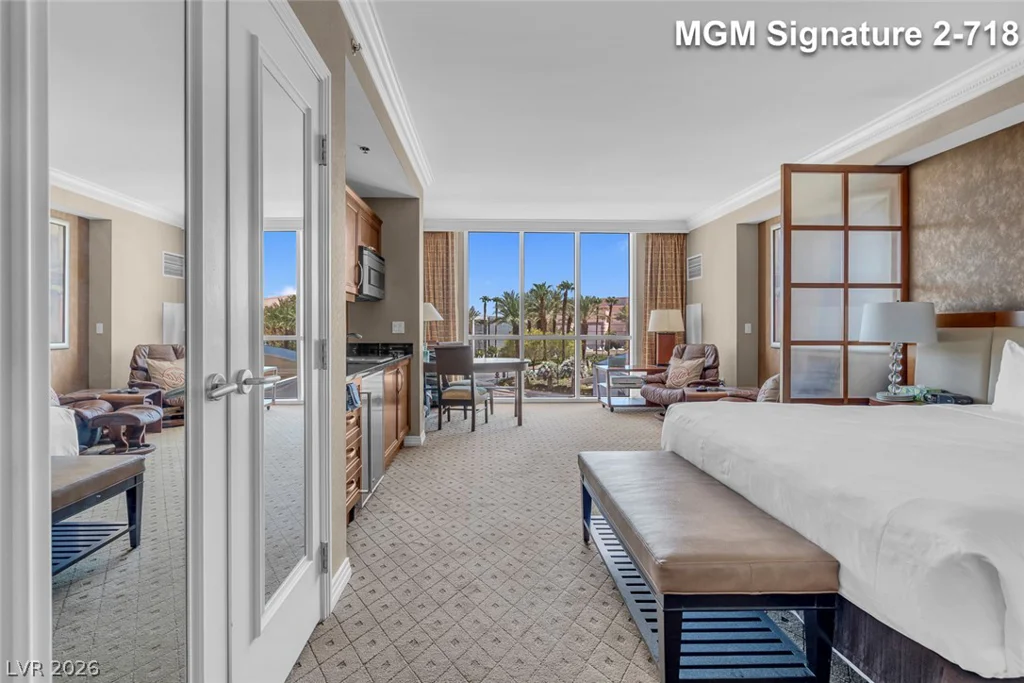 135 Harmon, Las Vegas, NV 89109