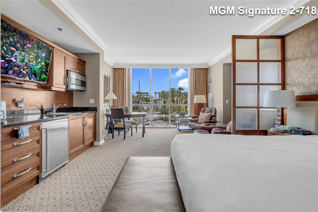 135 Harmon, Las Vegas, NV 89109