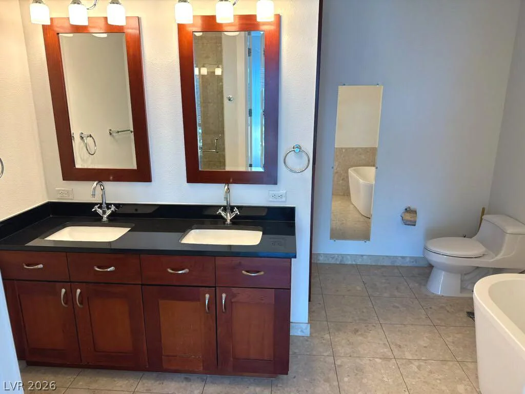 4525 Dean Martin, Las Vegas, NV 89103