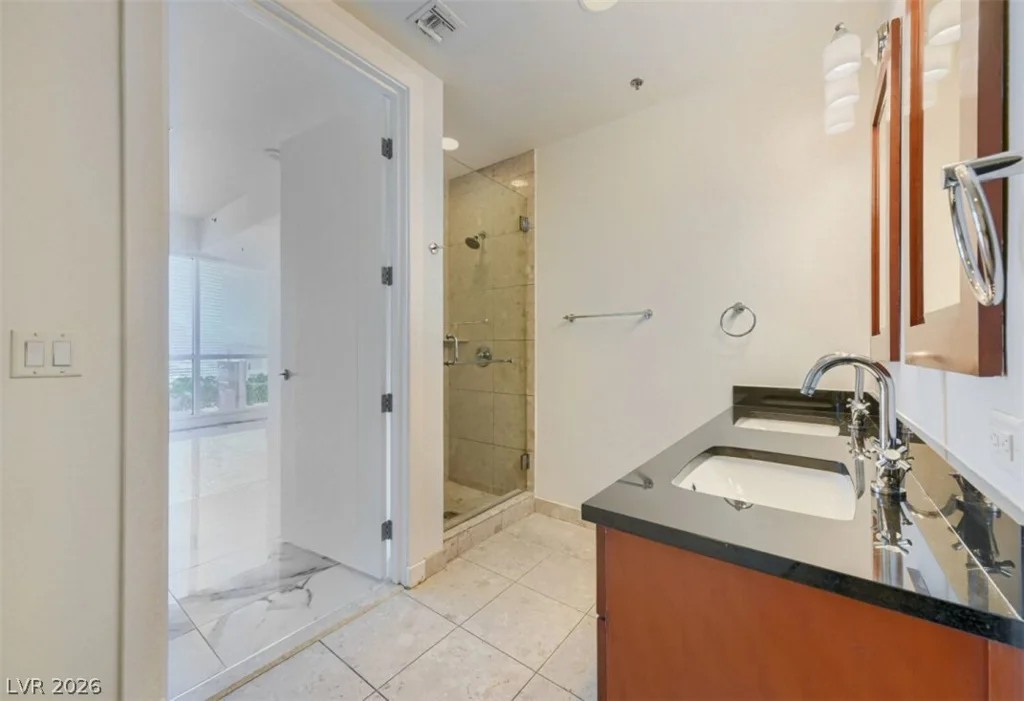 4525 Dean Martin, Las Vegas, NV 89103