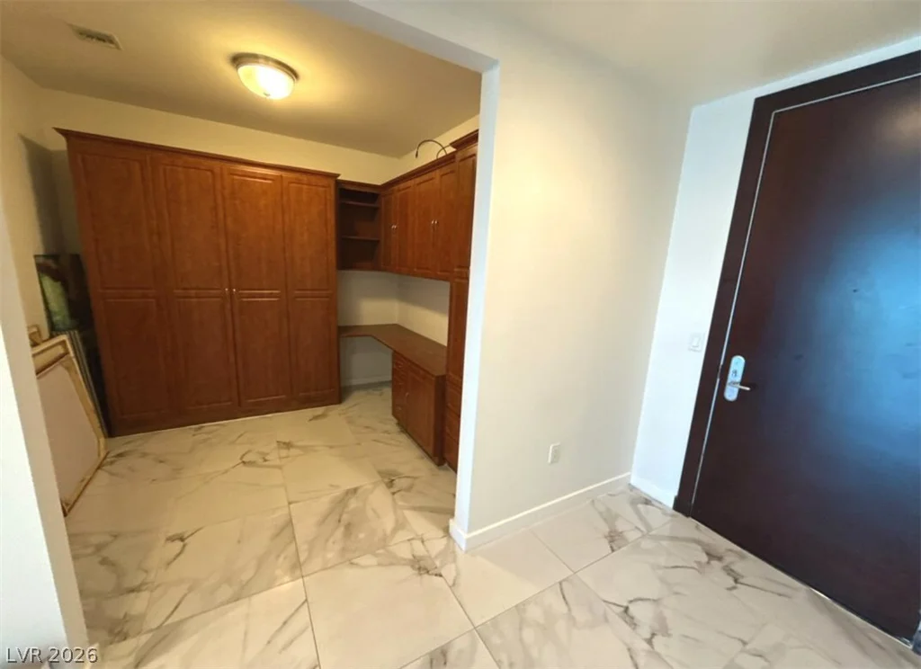 4525 Dean Martin, Las Vegas, NV 89103