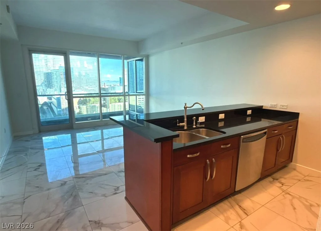 4525 Dean Martin, Las Vegas, NV 89103