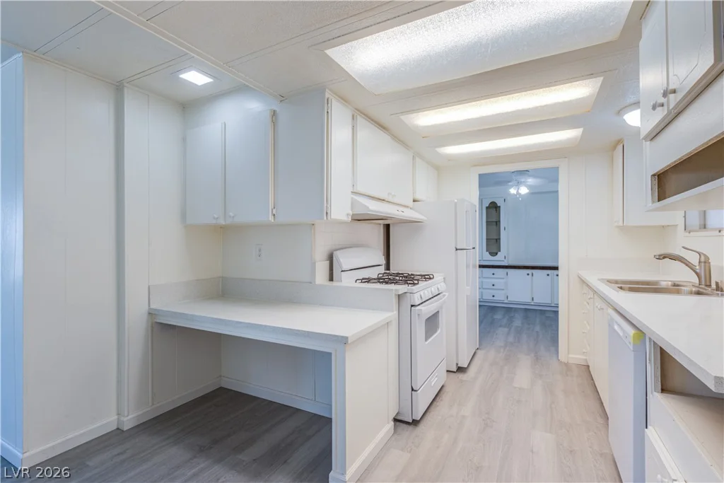 4542 Royal Club, Las Vegas, NV 89103