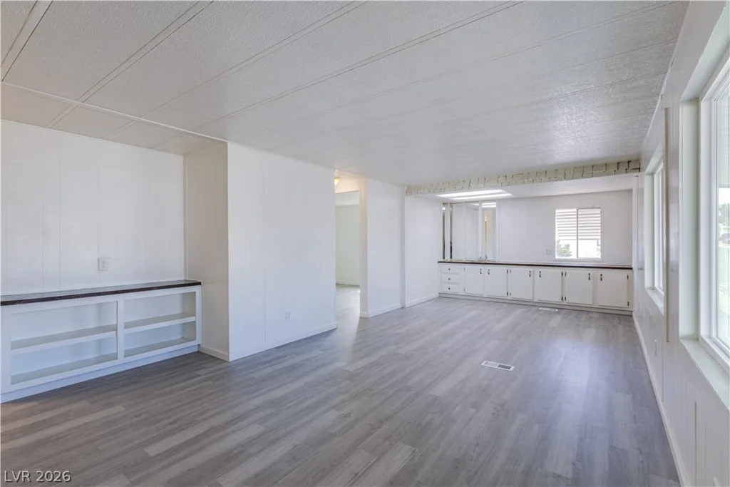 4542 Royal Club, Las Vegas, NV 89103