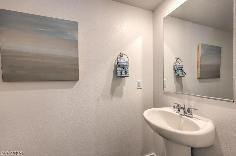 998 Desert Spruce, Las Vegas, NV 89107