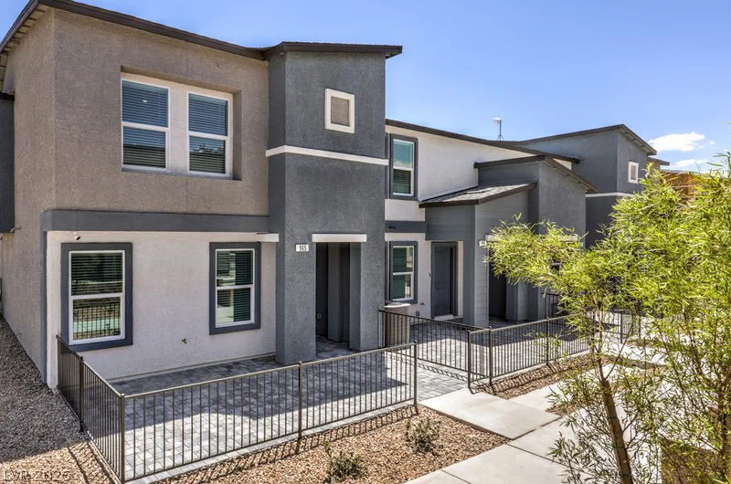 998 Desert Spruce, Las Vegas, NV 89107