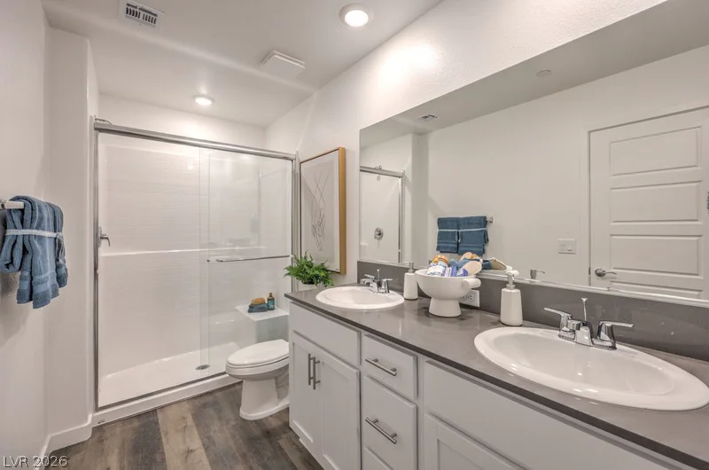 998 Desert Spruce, Las Vegas, NV 89107