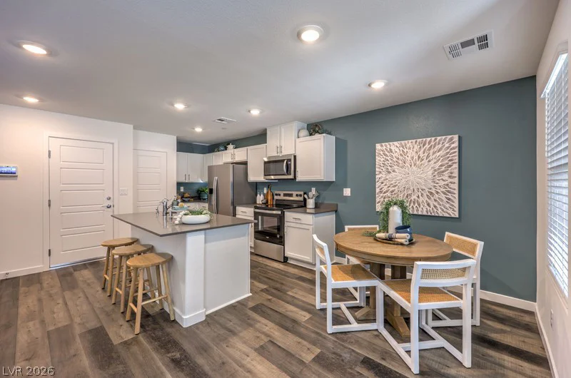 998 Desert Spruce, Las Vegas, NV 89107