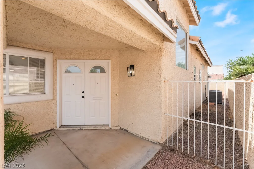 5348 Desert Blossom, Las Vegas, NV 89107