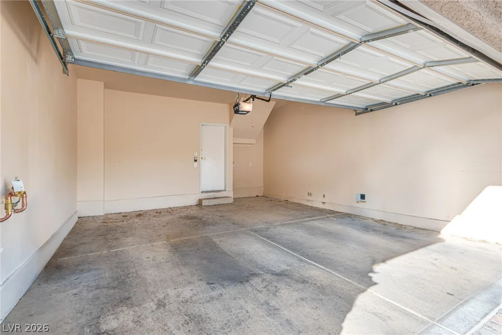 9068 Bushy Tail, Las Vegas, NV 89149
