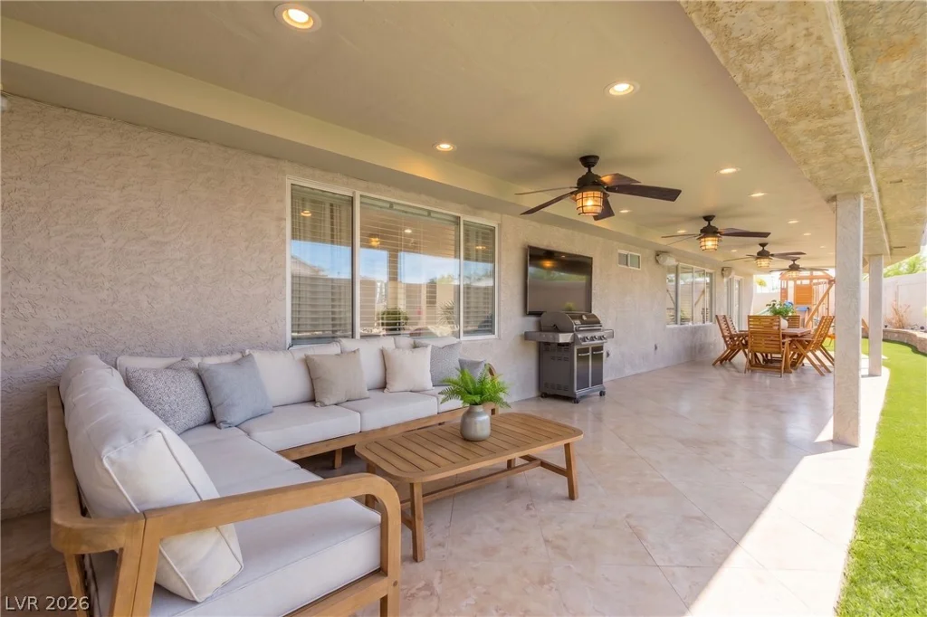 826 Samoy, Las Vegas, NV 89110