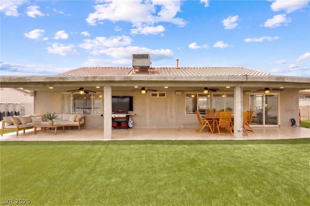 826 Samoy, Las Vegas, NV 89110
