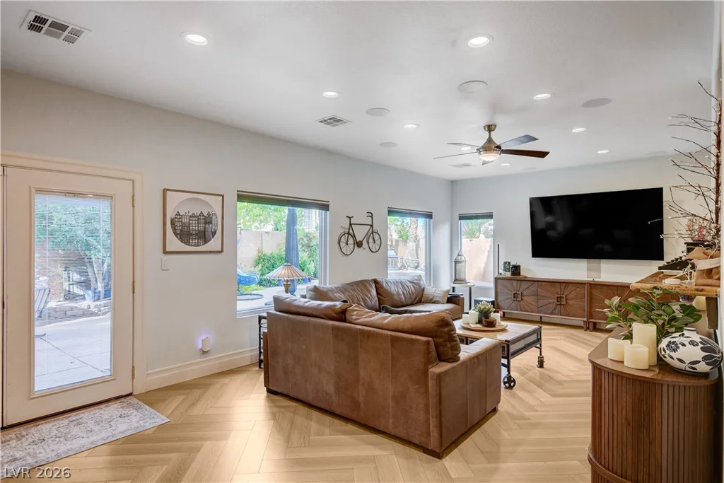 10612 Royal Willow, Las Vegas, NV 89144