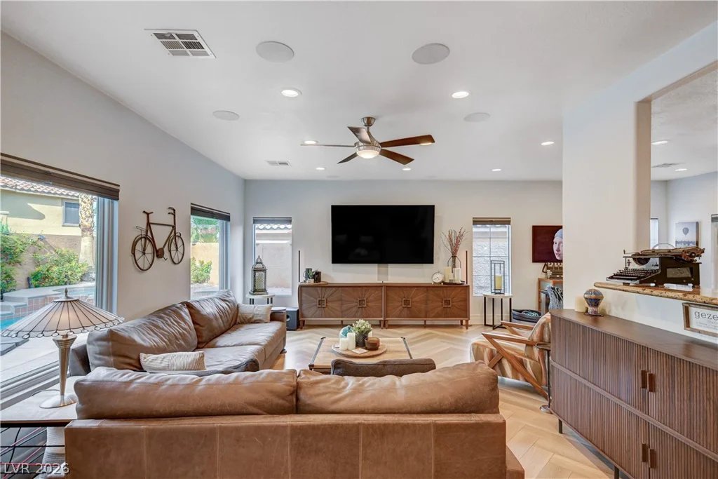 10612 Royal Willow, Las Vegas, NV 89144