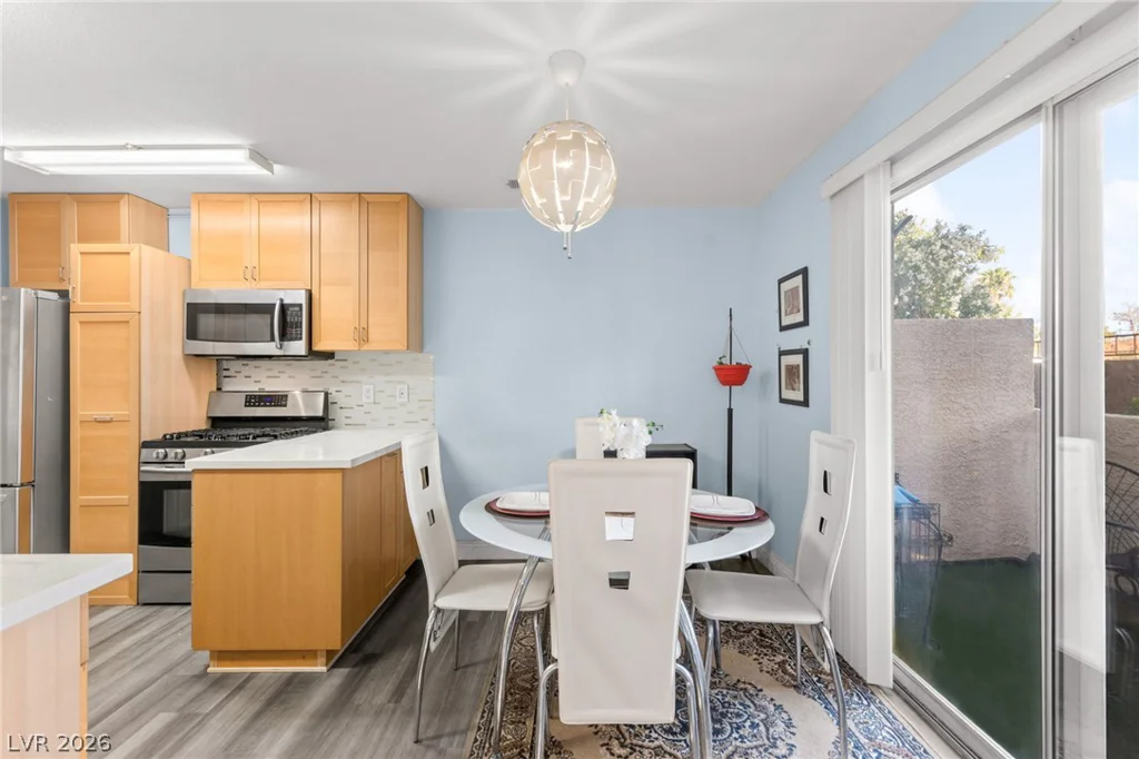 6905 Coral Rock, Las Vegas, NV 89108