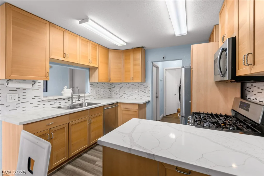 6905 Coral Rock, Las Vegas, NV 89108