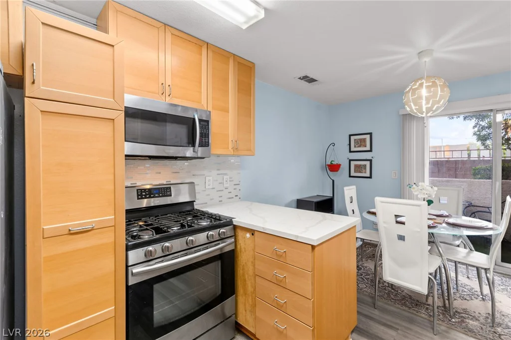 6905 Coral Rock, Las Vegas, NV 89108