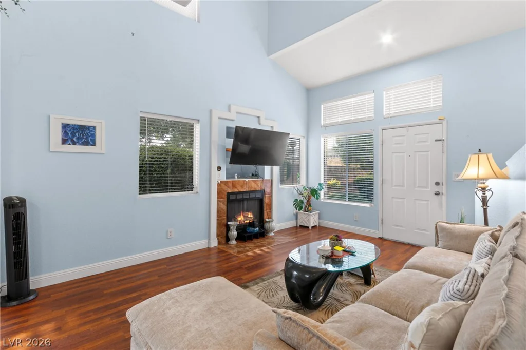 6905 Coral Rock, Las Vegas, NV 89108