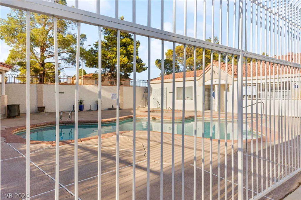 6905 Coral Rock, Las Vegas, NV 89108