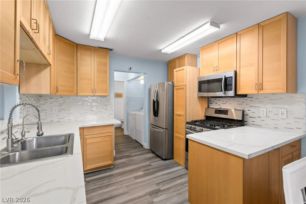 6905 Coral Rock, Las Vegas, NV 89108