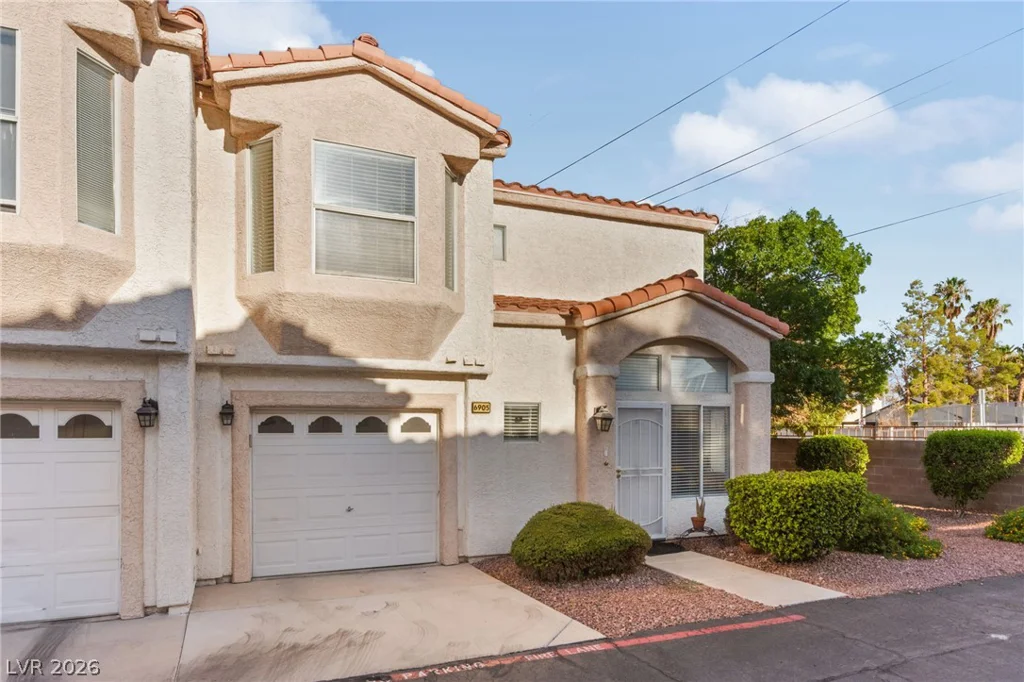 6905 Coral Rock, Las Vegas, NV 89108