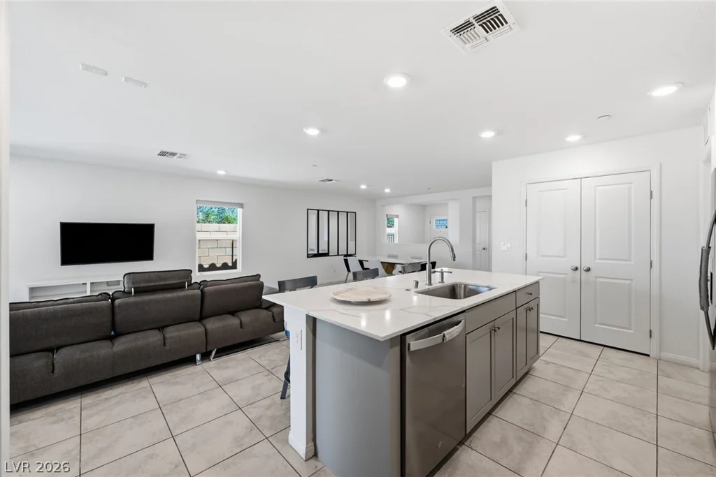 8370 Vinamala, Las Vegas, NV 89149