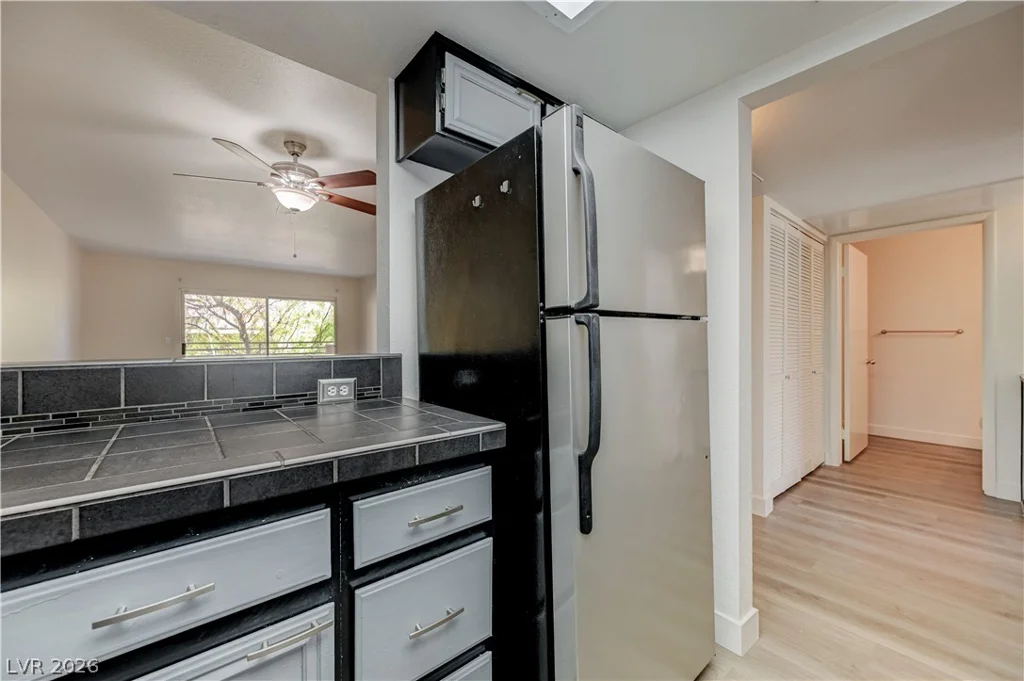 1908 Desert Falls, Las Vegas, NV 89128