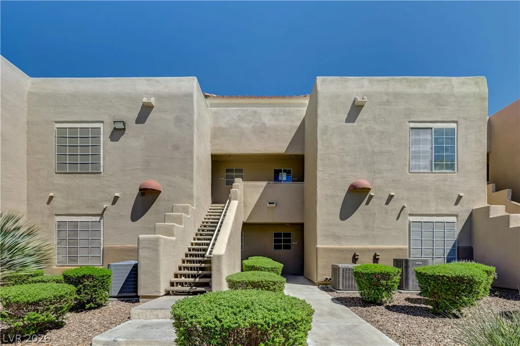 1908 Desert Falls, Las Vegas, NV 89128