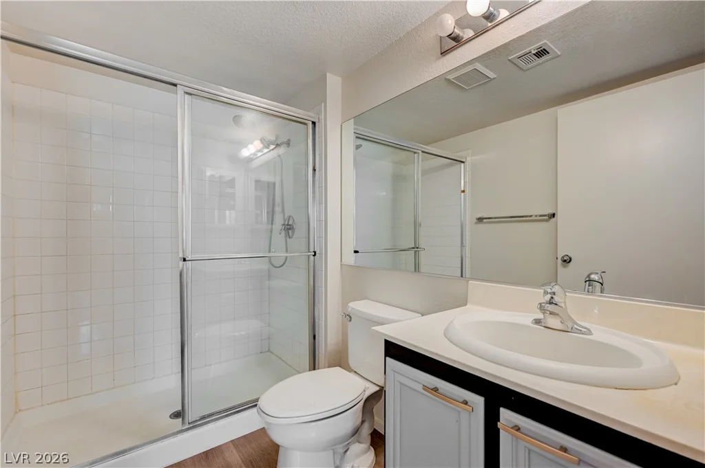 1908 Desert Falls, Las Vegas, NV 89128