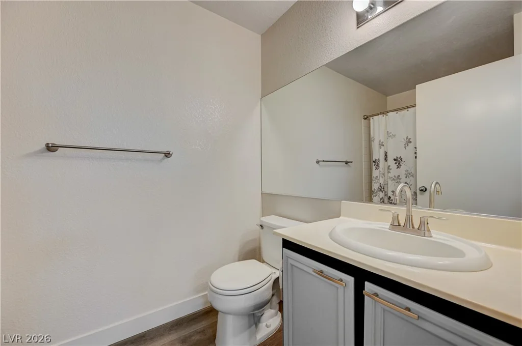 1908 Desert Falls, Las Vegas, NV 89128
