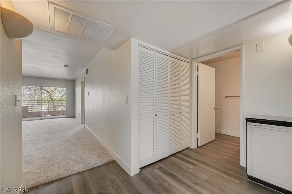 1908 Desert Falls, Las Vegas, NV 89128