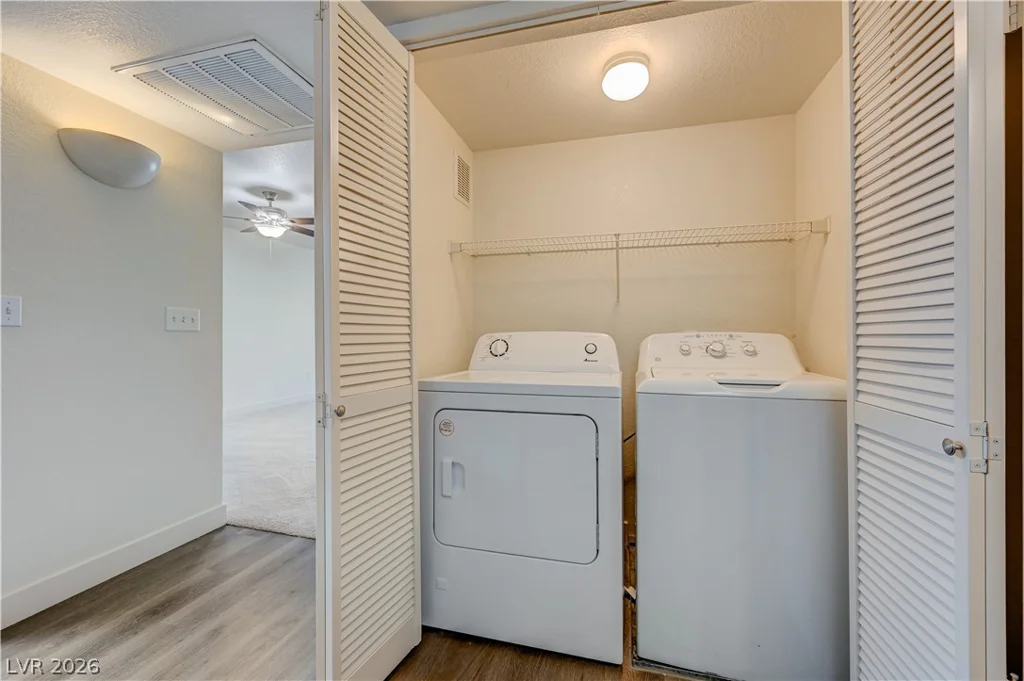 1908 Desert Falls, Las Vegas, NV 89128