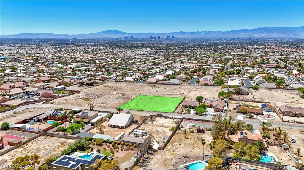 255 Vista Valley, Las Vegas, NV 89110