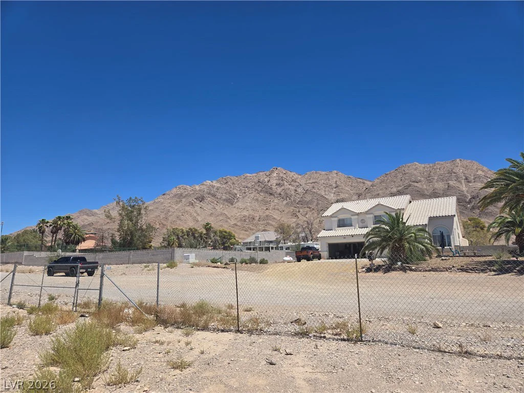 255 Vista Valley, Las Vegas, NV 89110