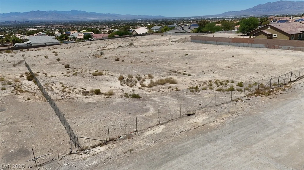 255 Vista Valley, Las Vegas, NV 89110