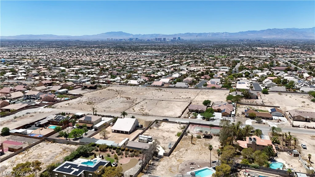 255 Vista Valley, Las Vegas, NV 89110