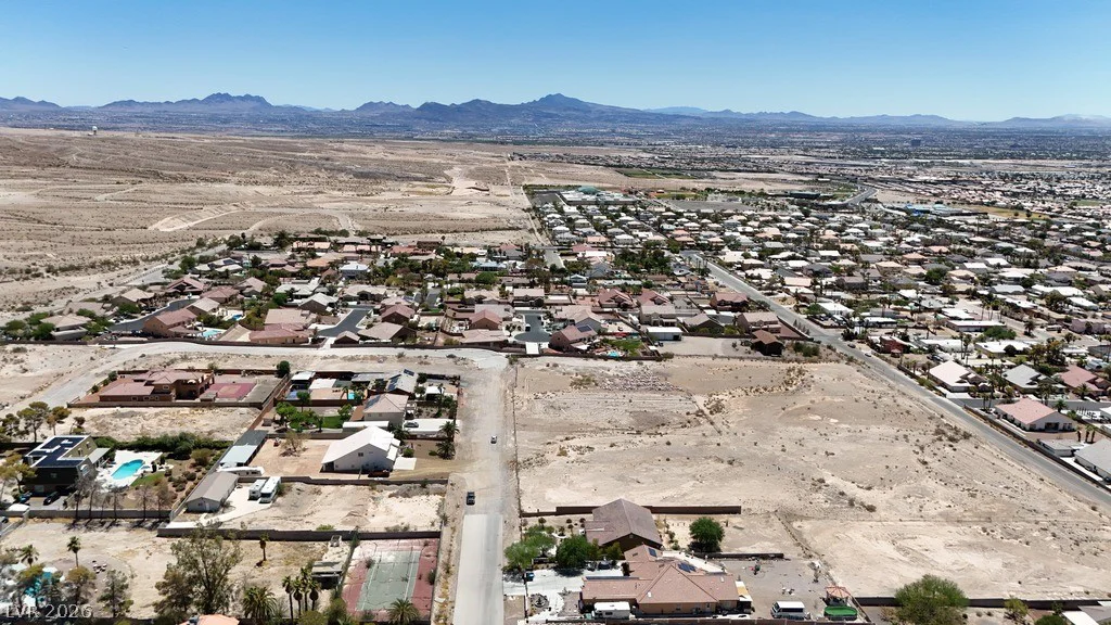 255 Vista Valley, Las Vegas, NV 89110