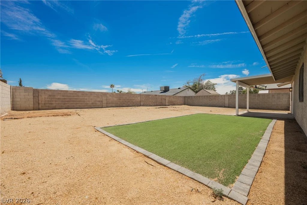 2705 Valparaiso, Las Vegas, NV 89108