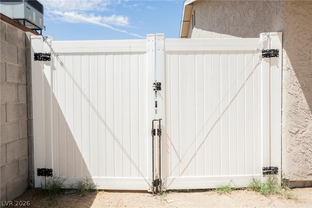 2705 Valparaiso, Las Vegas, NV 89108
