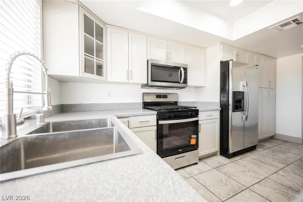 2705 Valparaiso, Las Vegas, NV 89108