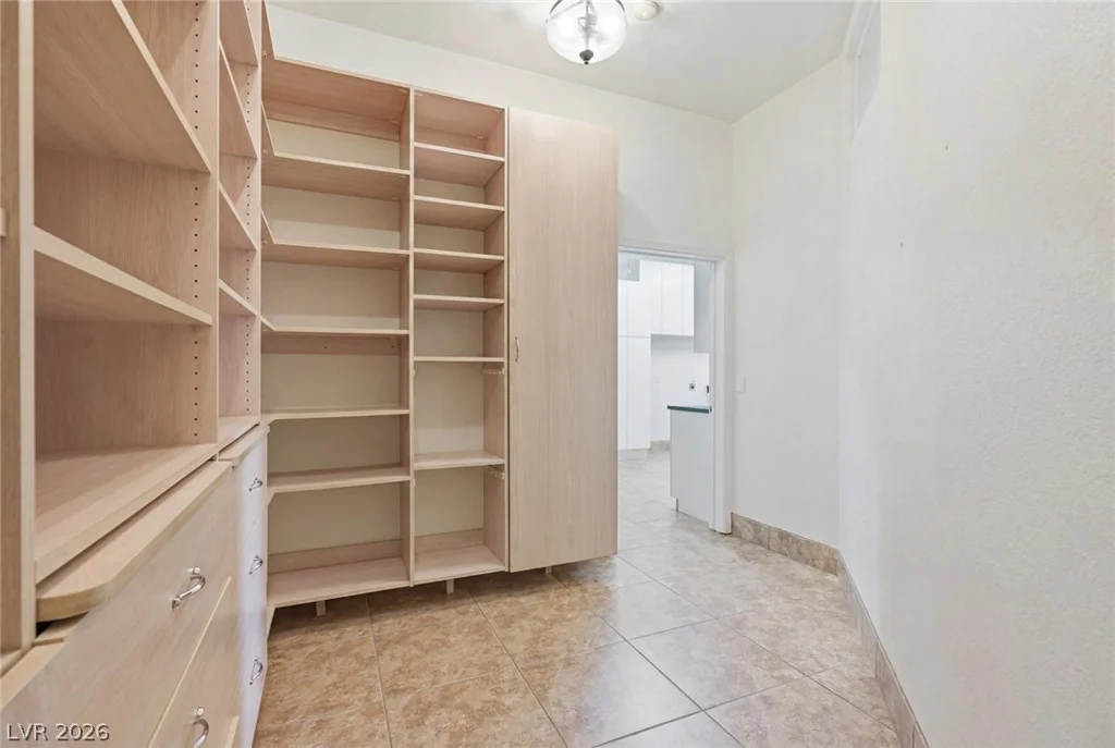 2212 Chatsworth, Henderson, NV 89074